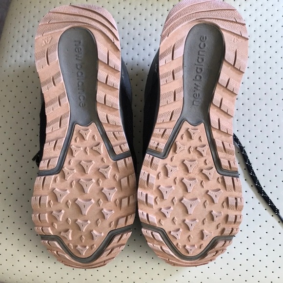 New Balance Navy and Pink Athletic Shoes - Picture 2 of 8